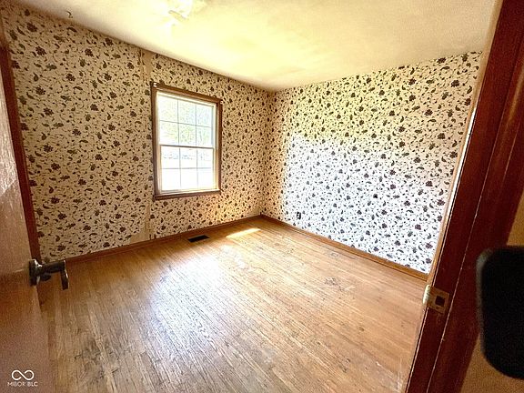 3rd image of 3519 Tiffany Dr