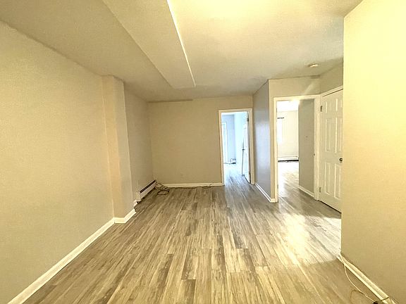 4th image of 3716 Blackstone Ave #Gl