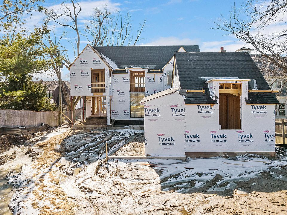 1st image of 67 Rose Pl