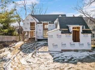 67 Rose Pl, Clarendon Hills, IL 60514