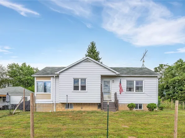 5475 Newport Rd, Clarksburg, PA 15725