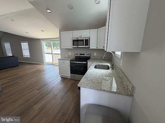 2nd image of 715 Fernhill Rd