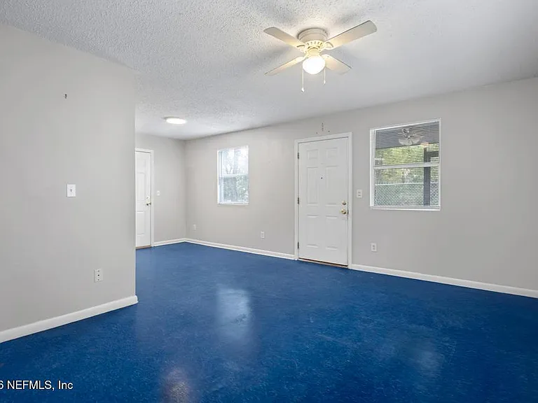 850 Spearing St — Photo 6