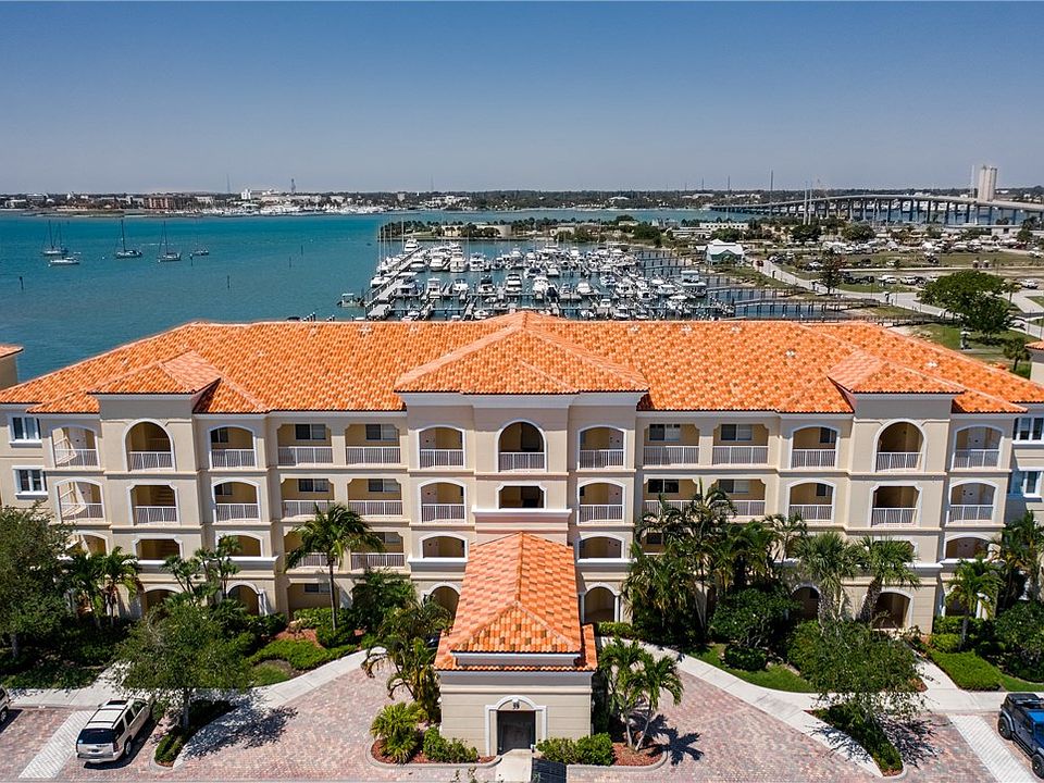 1st image of 33 Harbour Isle Dr #Penthouse 05