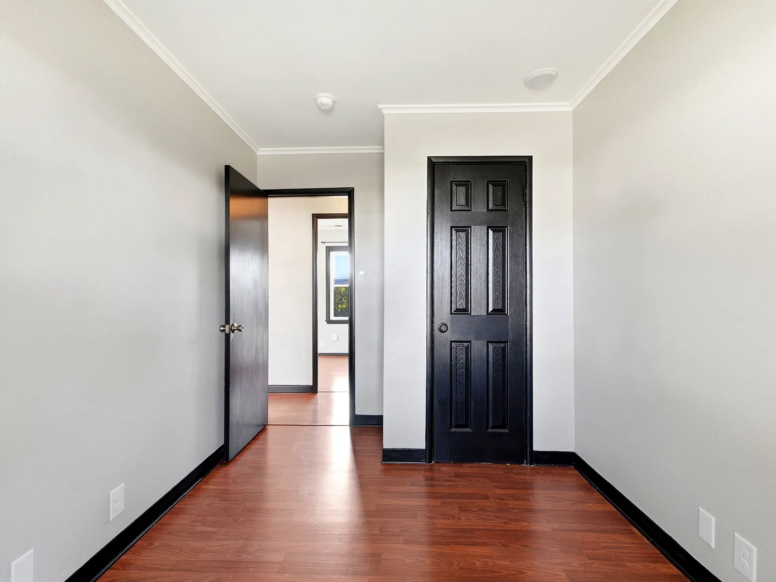 3 bed, 950 sqft, $1,600 — Photo 4