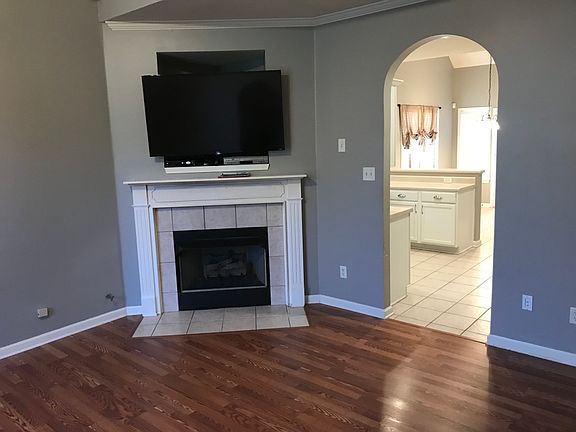 2nd image of 1218 Oak Creek Dr