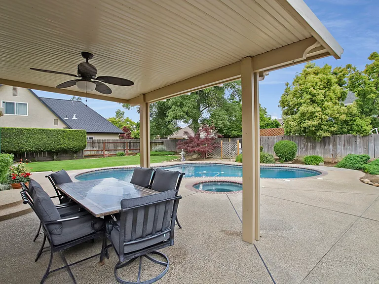 2925 Park Oak Dr — Photo 17