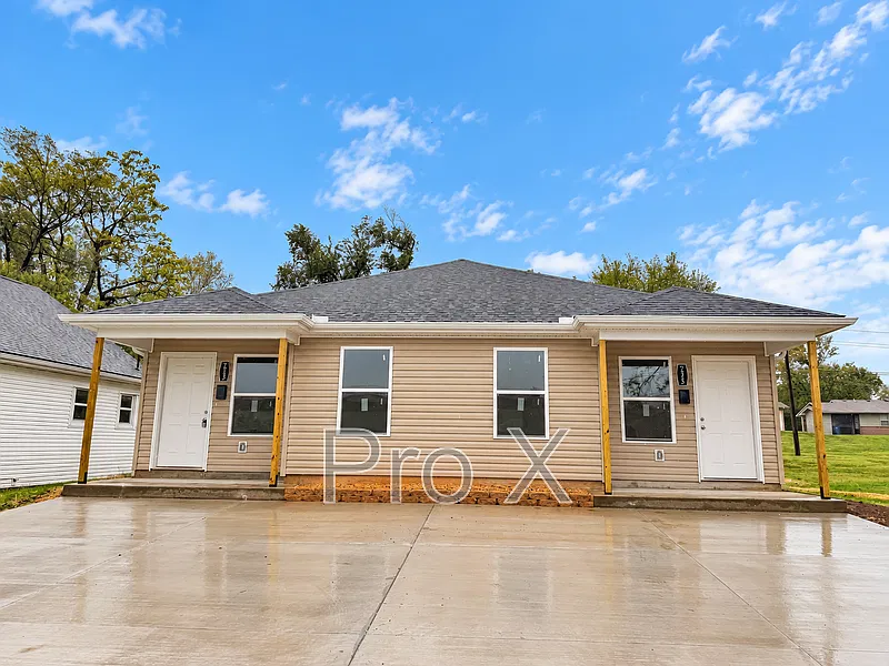 3 bed, 2.0 bath, $1,200 — Photo 1