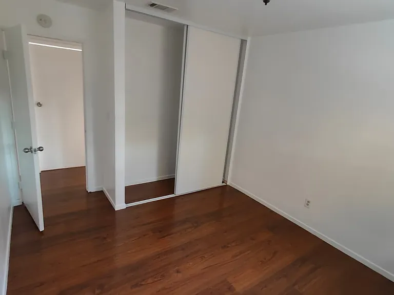 1471 W Temple St — Photo 10