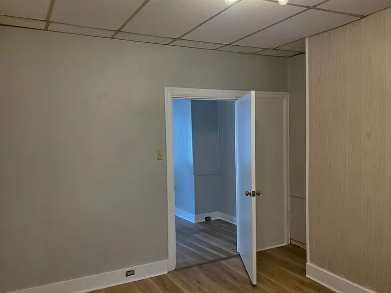102 N Bedford St — Photo 37