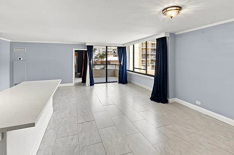 2 bed, 2.0 bath, 1171 sqft, $4,000 — Photo 4