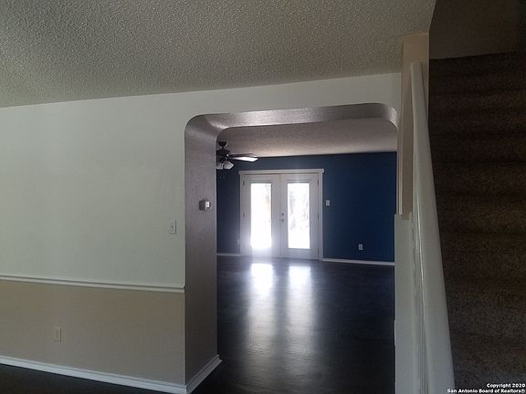 5th image of 261 SAMANTHA DR