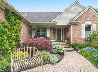 440 Fairways Ln, Chelsea, MI 48118