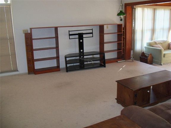 5th image of 2636 Laurel Ave