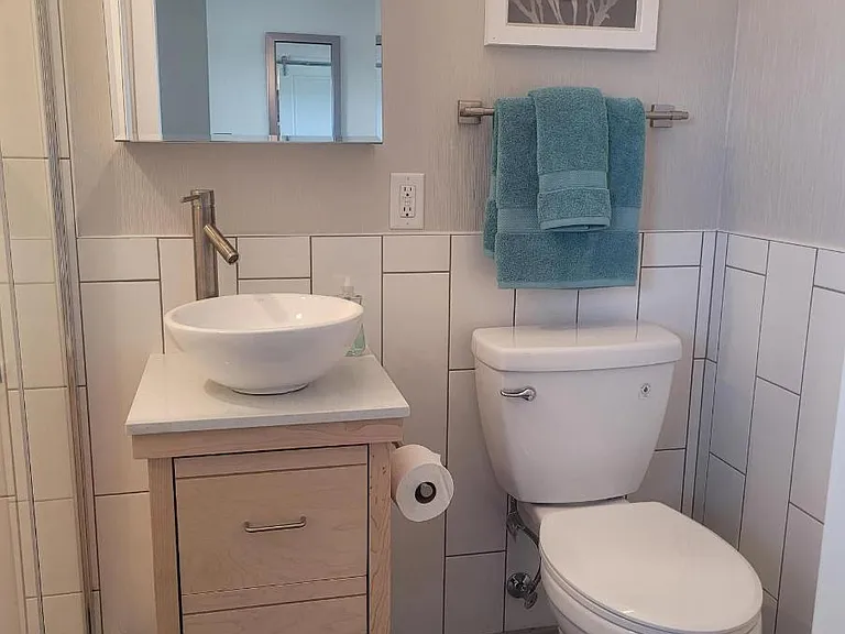 Small studio bathroom