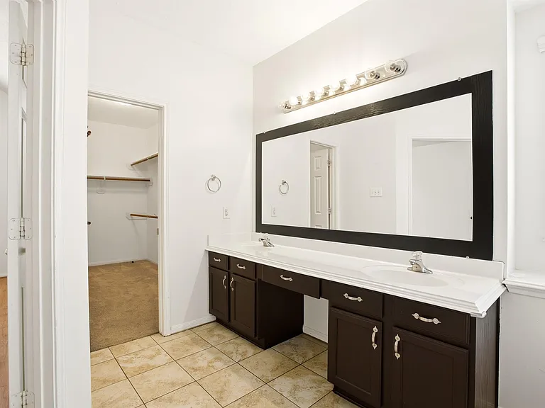 3906 Tigris Ridge Dr — Photo 16