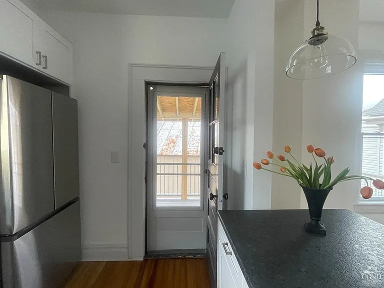 817 Columbia St #2 — Photo 16