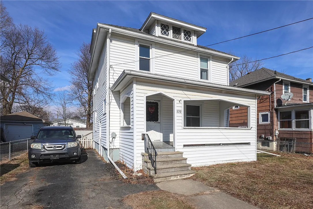 570 Cypress St photo 1