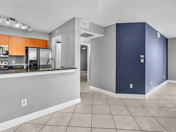 2881 N Oakland Forest Dr APT 113, Fort Lauderdale, FL 33309