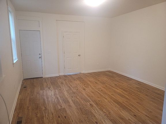 2nd image of 1324 Buchanan Ave APT B
