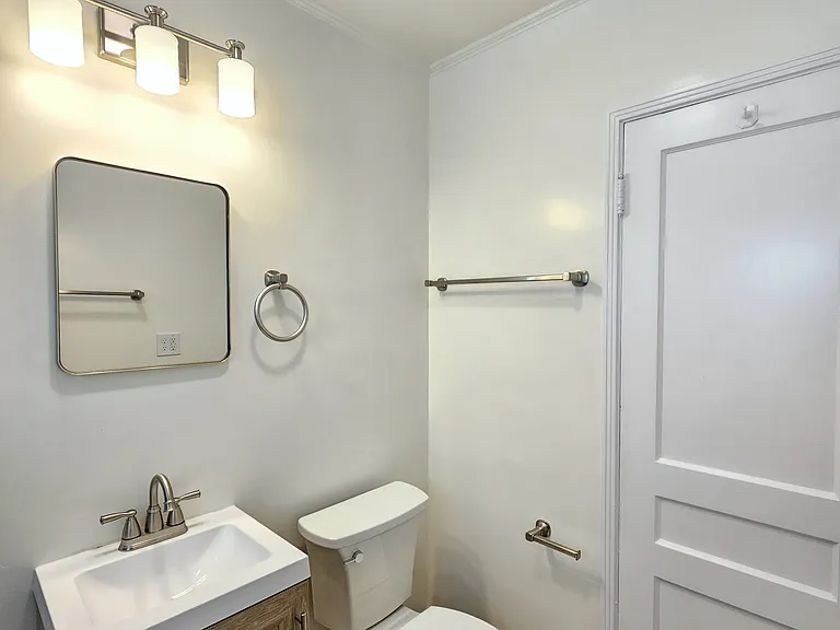 1401 W Victory Blvd #1401 — Photo 15