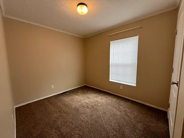 11 Meadows — Photo 35