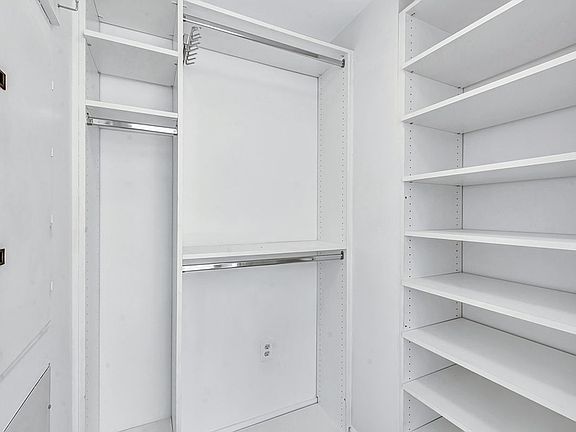 4th image of 40 W 116th St APT B304