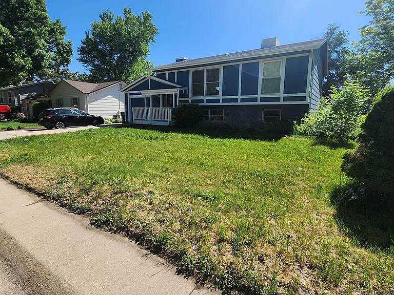 1524 Dexter St — Photo 1
