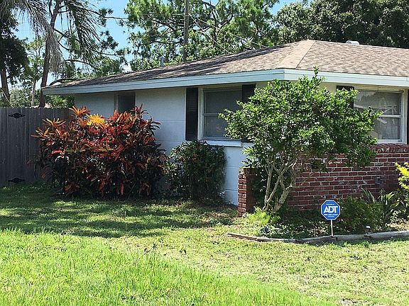 4th image of 2430 Breakwater Cir