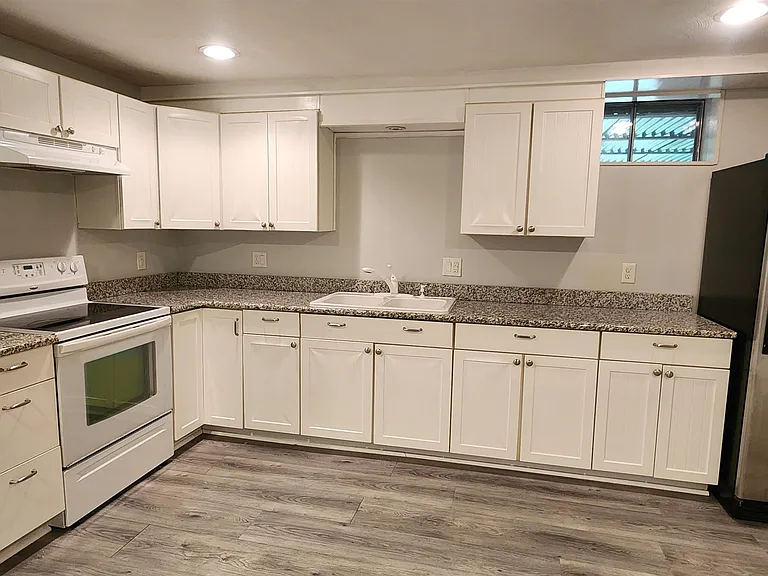 62 Hovey Rd — Photo 3