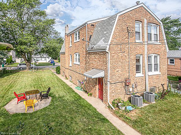 4th image of 7647 Leclaire Ave