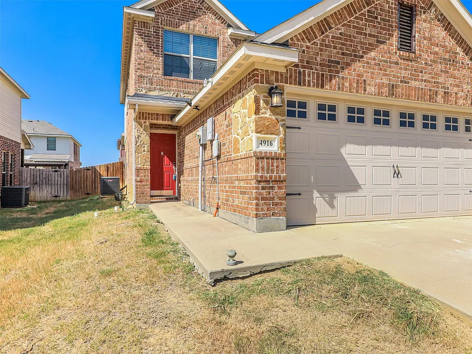 4916 Villas Dr #4916