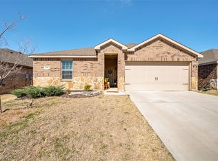 841 Glover Dr, Aubrey, TX 76227