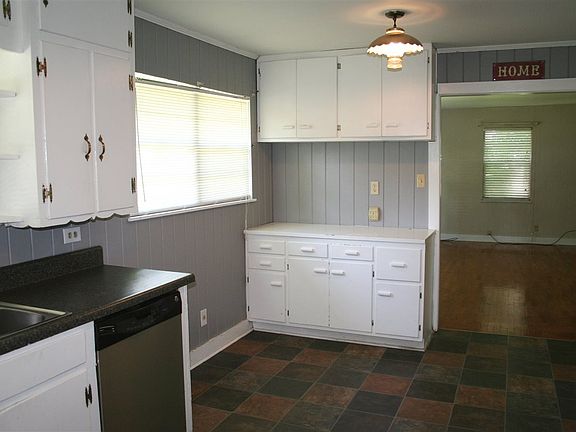 4th image of 141 Gurley Dr