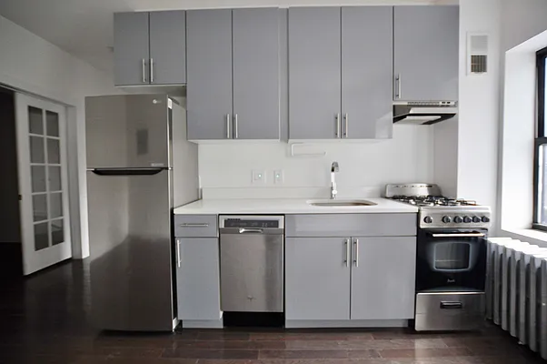 Rented by REAL New York | media 23