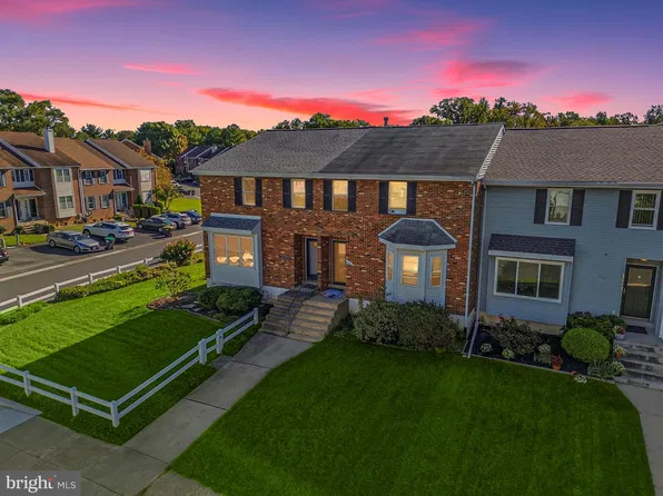 168 E Green Valley Cir, Newark, DE 19711