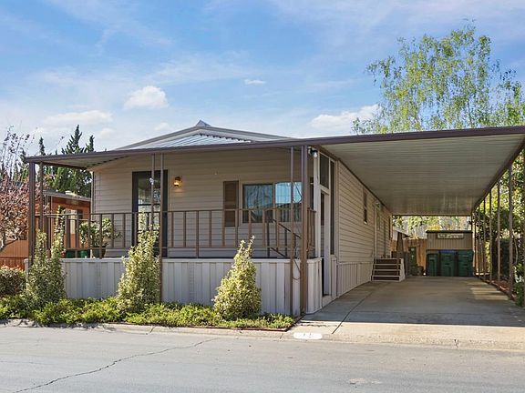 3rd image of 19 Rio Vista Dr