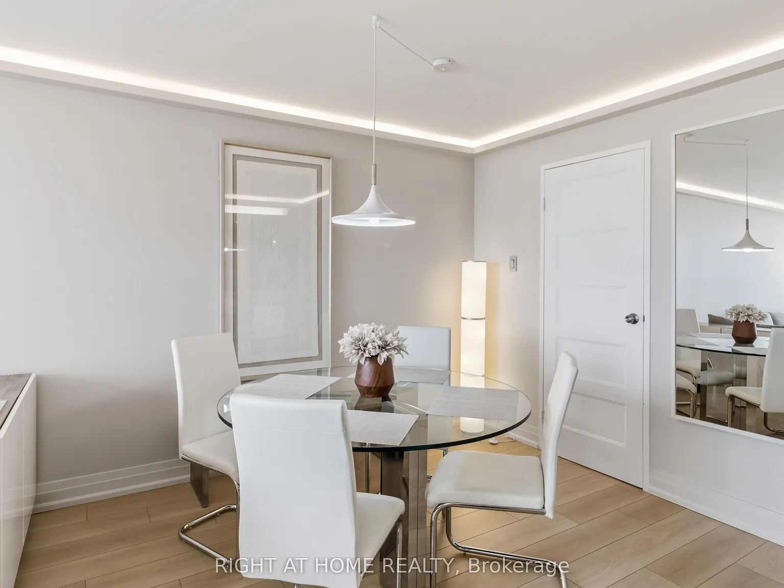 2 bed, $3,100 — Photo 4