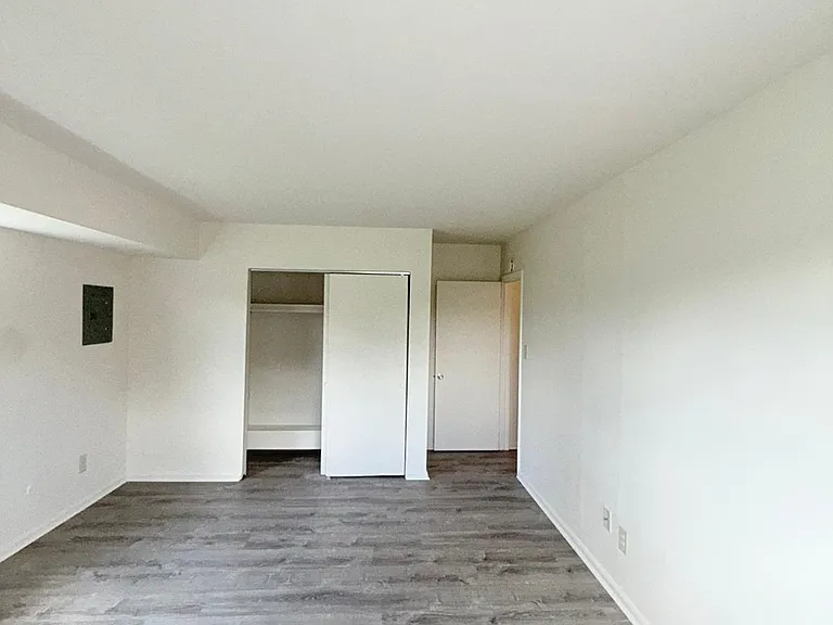 Malaga Villa Apartments — Photo 5