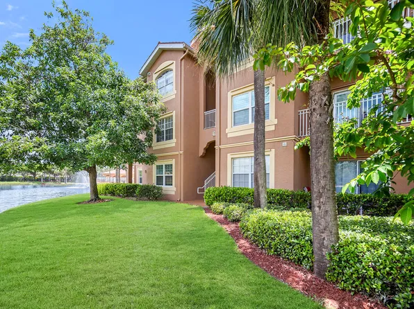15605 Ocean Walk Cir APT 203, Fort Myers, FL 33908