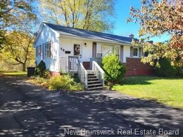 40 Hillcourt Dr, Fredericton, NB E3A 1S1
