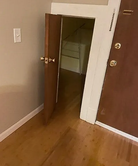 40 Quaker Ln S — Photo 11