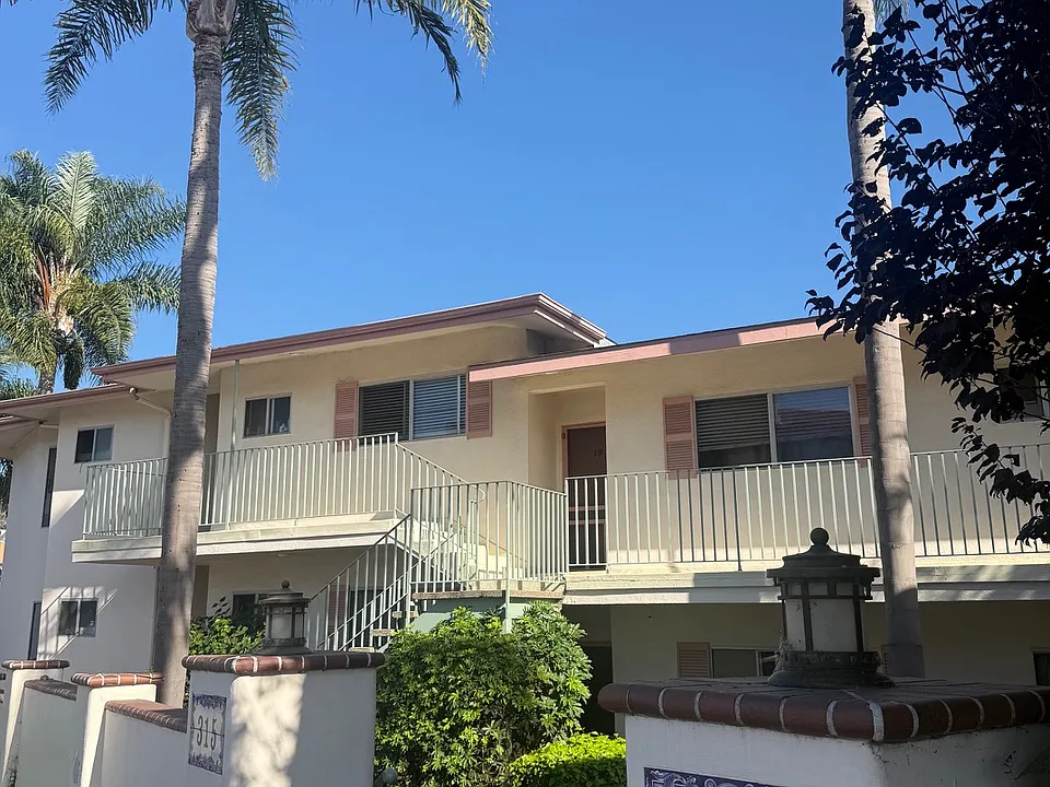 315 Avenida Granada #18