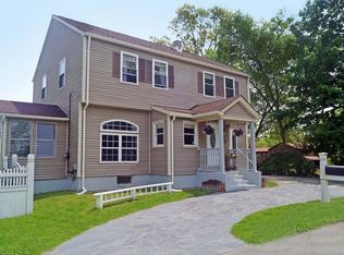 15 Magnolia St, Wilbraham, MA 01095