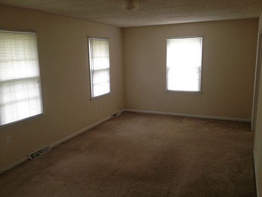 2nd image of 2406 Whitehall St