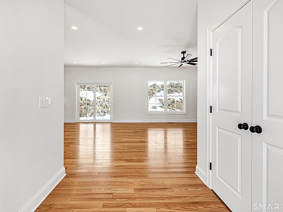 2nd image of 15 Hunting Ridge Road