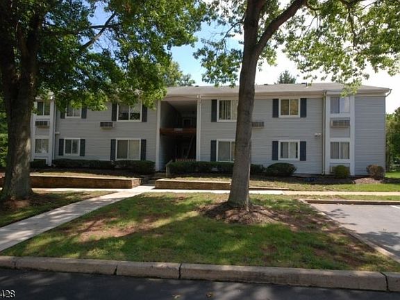 2nd image of 30 Steeplechase Ct #28