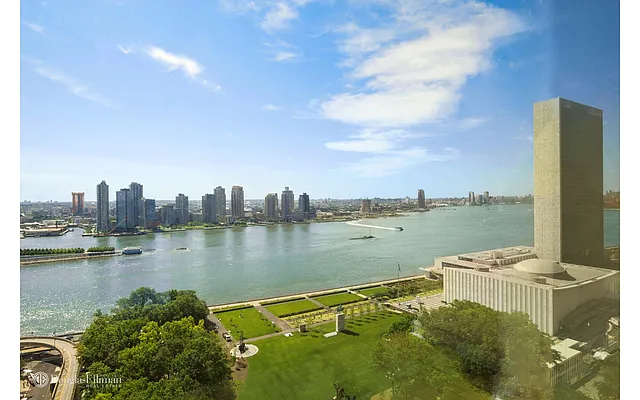 Rented by Douglas Elliman | media 26