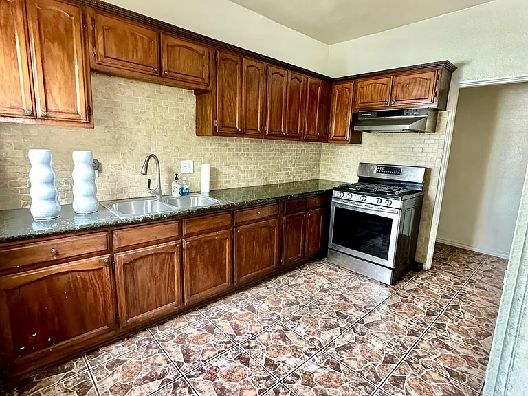 333 W Manchester Blvd #1/2 — Photo 14