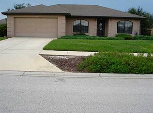 4720 Treasure Cay Rd, Tavares, FL 32778